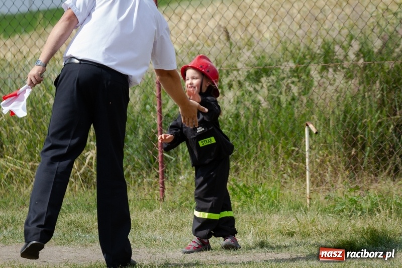 Zdjęcie w galerii na portalu naszraciborz.pl: Złota sekunda. OSP Pogrzebień z pucharem wójta Kornowaca wiadomości z regionu