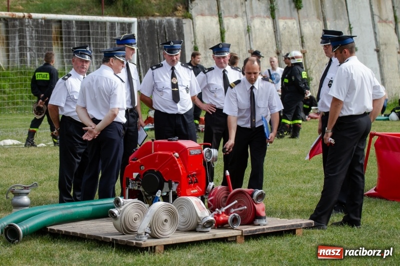 Zdjęcie w galerii na portalu naszraciborz.pl: Złota sekunda. OSP Pogrzebień z pucharem wójta Kornowaca wiadomości z regionu