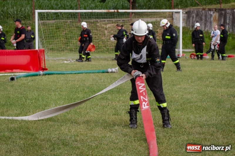 Zdjęcie w galerii na portalu naszraciborz.pl: Złota sekunda. OSP Pogrzebień z pucharem wójta Kornowaca wiadomości z regionu
