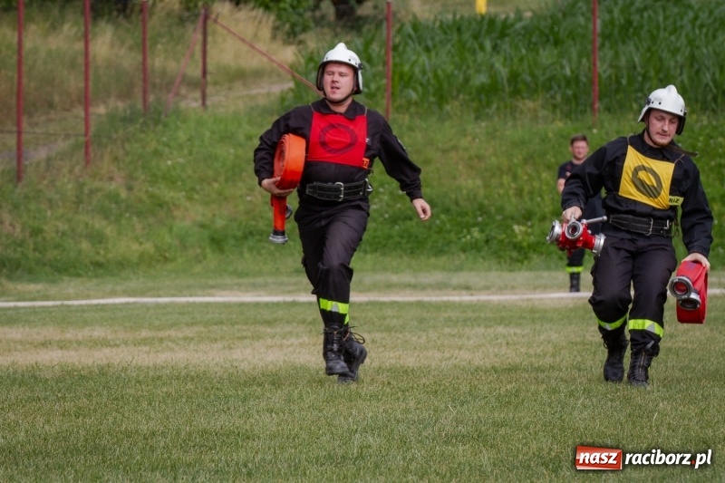 Zdjęcie w galerii na portalu naszraciborz.pl: Złota sekunda. OSP Pogrzebień z pucharem wójta Kornowaca wiadomości z regionu