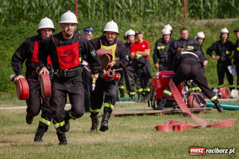Zdjęcie w galerii na portalu naszraciborz.pl: Złota sekunda. OSP Pogrzebień z pucharem wójta Kornowaca wiadomości z regionu