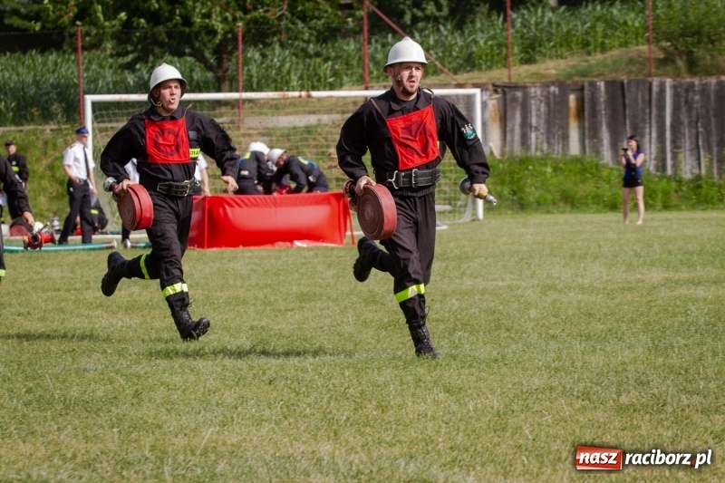Zdjęcie w galerii na portalu naszraciborz.pl: Złota sekunda. OSP Pogrzebień z pucharem wójta Kornowaca wiadomości z regionu