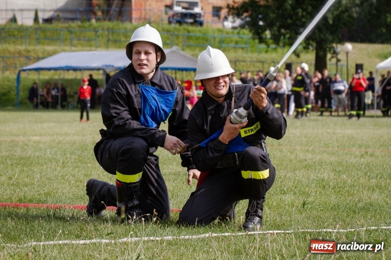 Zdjęcie w galerii na portalu naszraciborz.pl: Złota sekunda. OSP Pogrzebień z pucharem wójta Kornowaca wiadomości z regionu