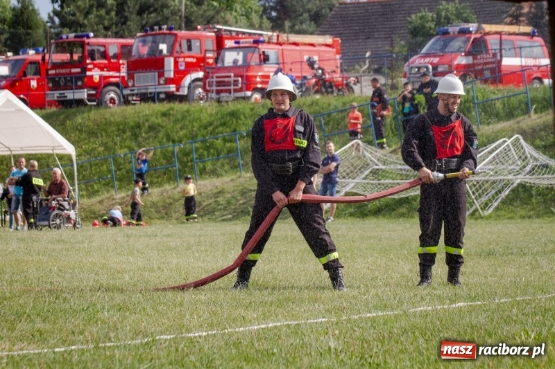 Zdjęcie w galerii na portalu naszraciborz.pl: Złota sekunda. OSP Pogrzebień z pucharem wójta Kornowaca wiadomości z regionu