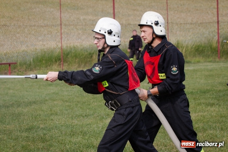 Zdjęcie w galerii na portalu naszraciborz.pl: Złota sekunda. OSP Pogrzebień z pucharem wójta Kornowaca wiadomości z regionu