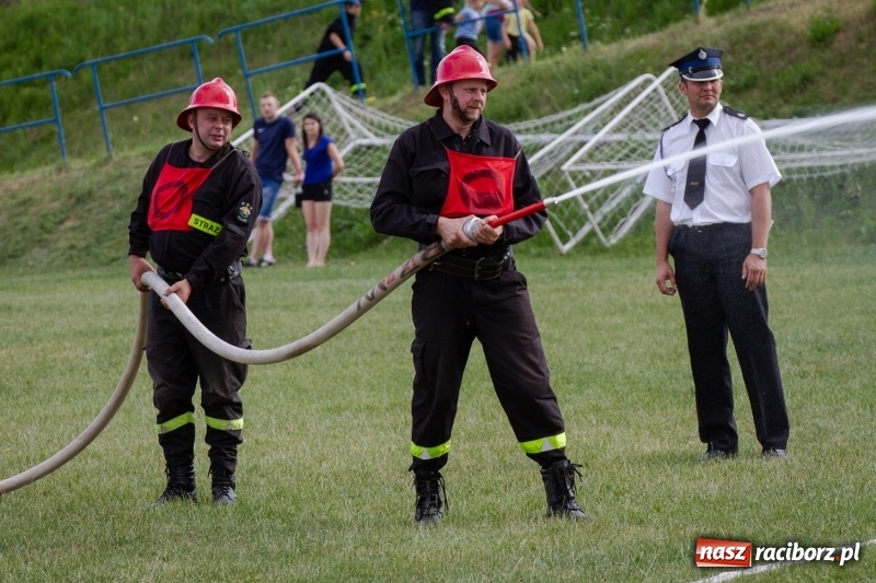 Zdjęcie w galerii na portalu naszraciborz.pl: Złota sekunda. OSP Pogrzebień z pucharem wójta Kornowaca wiadomości z regionu