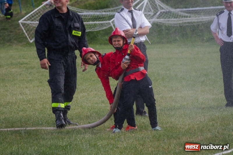 Zdjęcie w galerii na portalu naszraciborz.pl: Złota sekunda. OSP Pogrzebień z pucharem wójta Kornowaca wiadomości z regionu