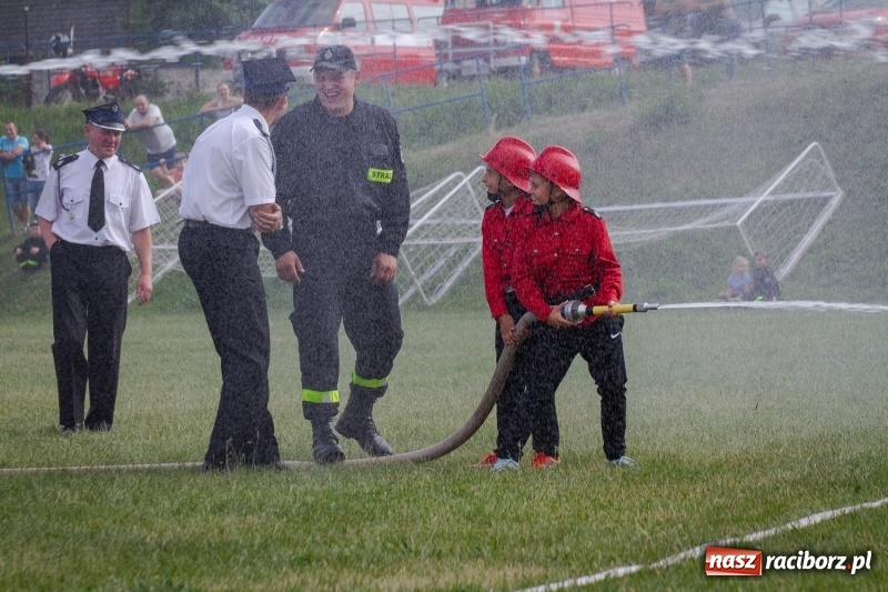 Zdjęcie w galerii na portalu naszraciborz.pl: Złota sekunda. OSP Pogrzebień z pucharem wójta Kornowaca wiadomości z regionu