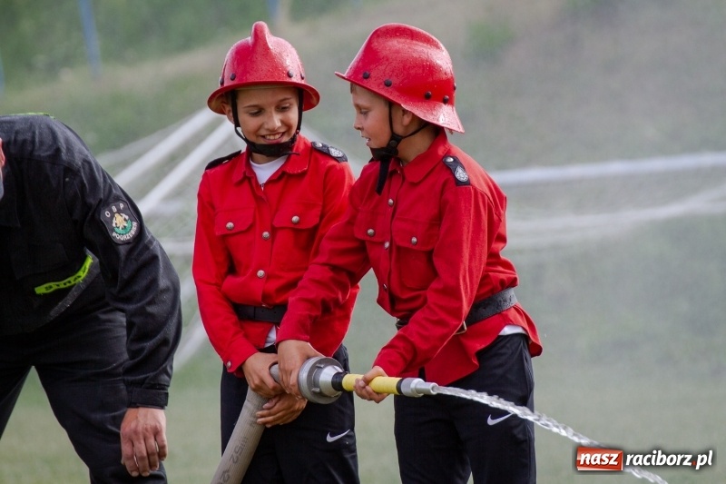 Zdjęcie w galerii na portalu naszraciborz.pl: Złota sekunda. OSP Pogrzebień z pucharem wójta Kornowaca wiadomości z regionu