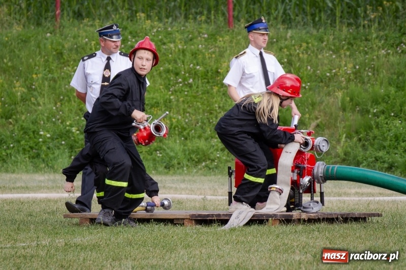 Zdjęcie w galerii na portalu naszraciborz.pl: Złota sekunda. OSP Pogrzebień z pucharem wójta Kornowaca wiadomości z regionu