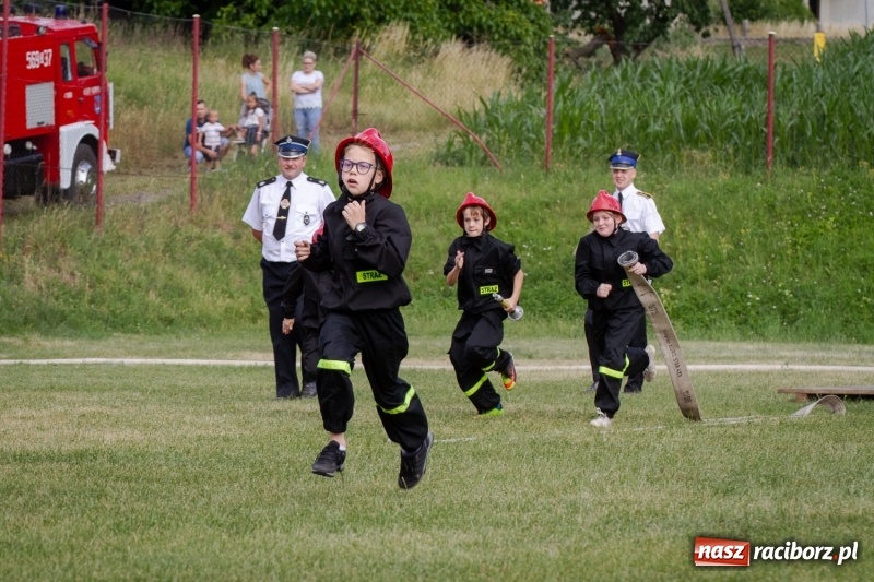 Zdjęcie w galerii na portalu naszraciborz.pl: Złota sekunda. OSP Pogrzebień z pucharem wójta Kornowaca wiadomości z regionu
