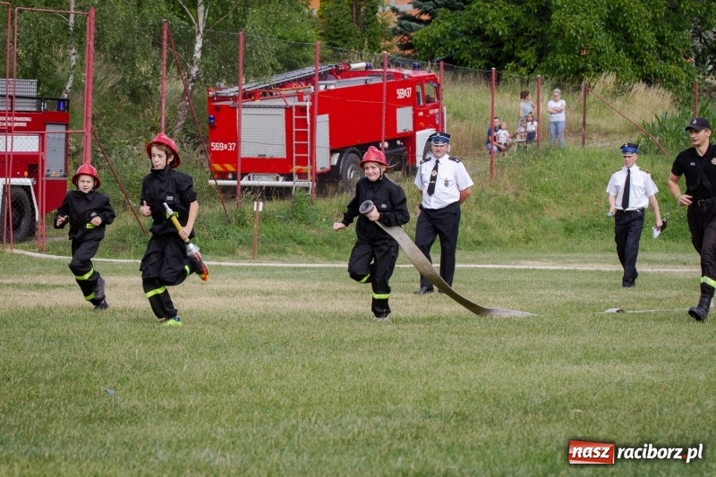 Zdjęcie w galerii na portalu naszraciborz.pl: Złota sekunda. OSP Pogrzebień z pucharem wójta Kornowaca wiadomości z regionu