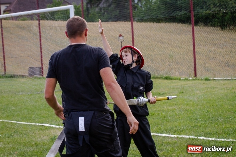 Zdjęcie w galerii na portalu naszraciborz.pl: Złota sekunda. OSP Pogrzebień z pucharem wójta Kornowaca wiadomości z regionu