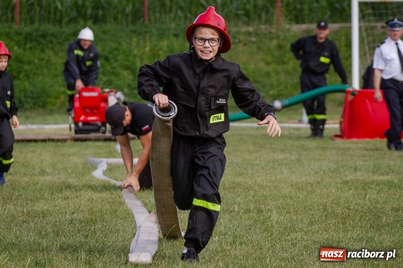 Zdjęcie w galerii na portalu naszraciborz.pl: Złota sekunda. OSP Pogrzebień z pucharem wójta Kornowaca wiadomości z regionu