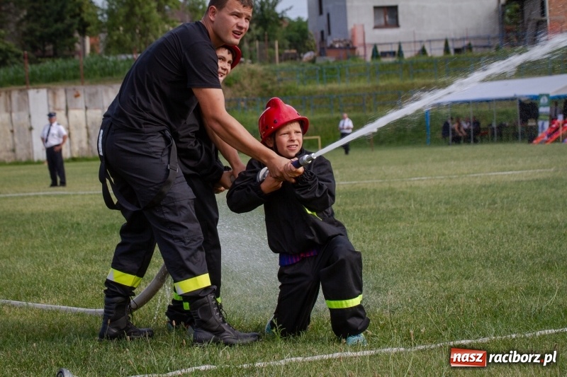 Zdjęcie w galerii na portalu naszraciborz.pl: Złota sekunda. OSP Pogrzebień z pucharem wójta Kornowaca wiadomości z regionu