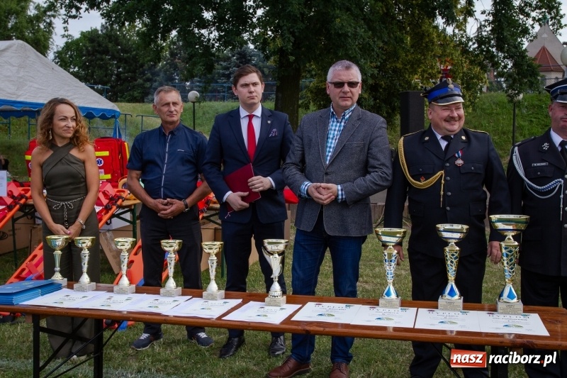 Zdjęcie w galerii na portalu naszraciborz.pl: Złota sekunda. OSP Pogrzebień z pucharem wójta Kornowaca wiadomości z regionu