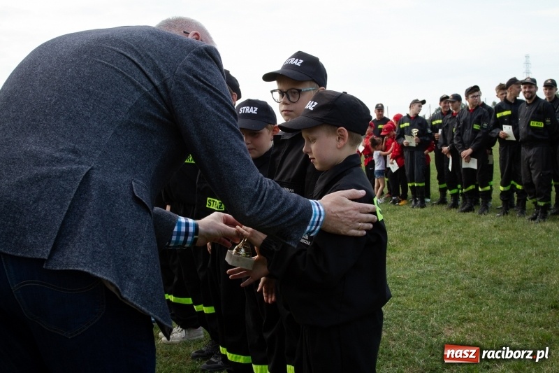 Zdjęcie w galerii na portalu naszraciborz.pl: Złota sekunda. OSP Pogrzebień z pucharem wójta Kornowaca wiadomości z regionu