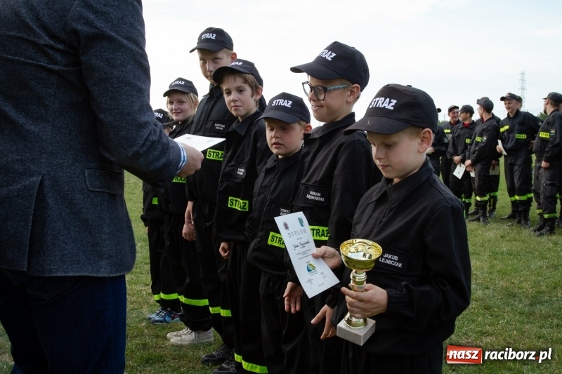 Zdjęcie w galerii na portalu naszraciborz.pl: Złota sekunda. OSP Pogrzebień z pucharem wójta Kornowaca wiadomości z regionu