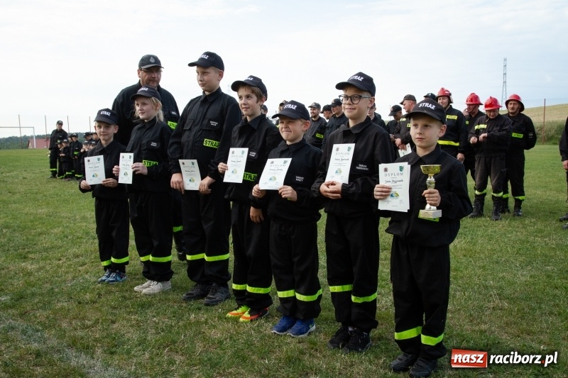 Zdjęcie w galerii na portalu naszraciborz.pl: Złota sekunda. OSP Pogrzebień z pucharem wójta Kornowaca wiadomości z regionu
