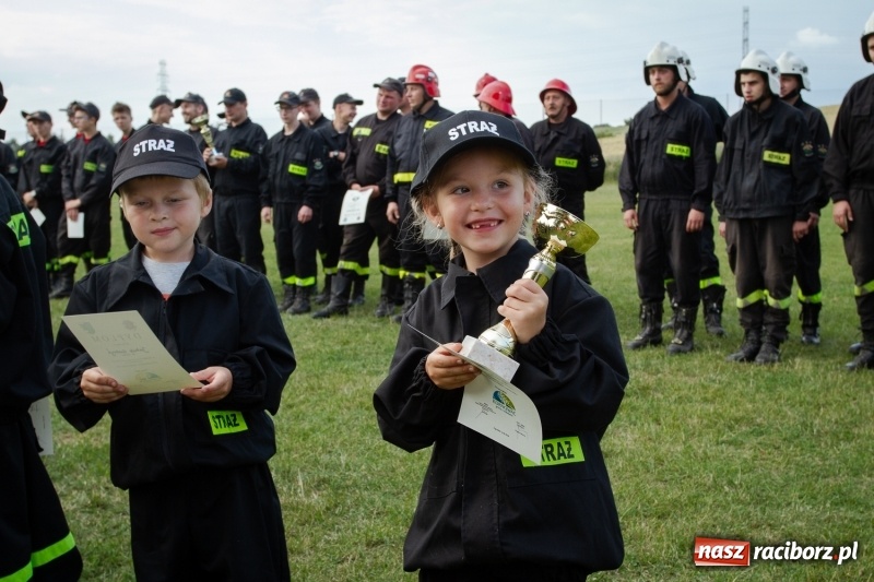 Zdjęcie w galerii na portalu naszraciborz.pl: Złota sekunda. OSP Pogrzebień z pucharem wójta Kornowaca wiadomości z regionu