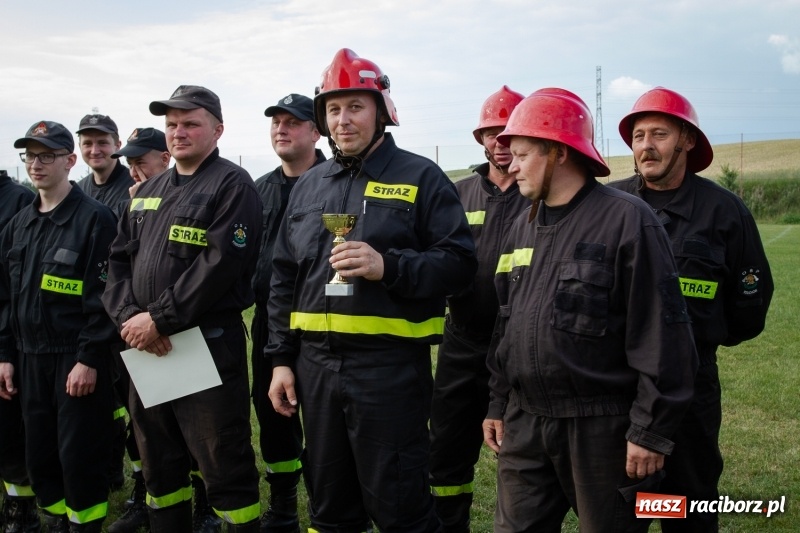 Zdjęcie w galerii na portalu naszraciborz.pl: Złota sekunda. OSP Pogrzebień z pucharem wójta Kornowaca wiadomości z regionu