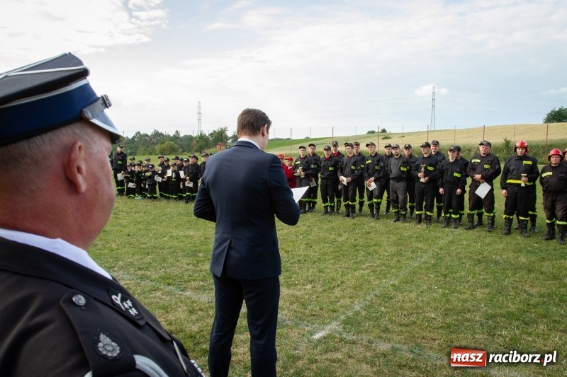 Zdjęcie w galerii na portalu naszraciborz.pl: Złota sekunda. OSP Pogrzebień z pucharem wójta Kornowaca wiadomości z regionu