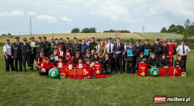 Zdjęcie w galerii na portalu naszraciborz.pl: Złota sekunda. OSP Pogrzebień z pucharem wójta Kornowaca wiadomości z regionu