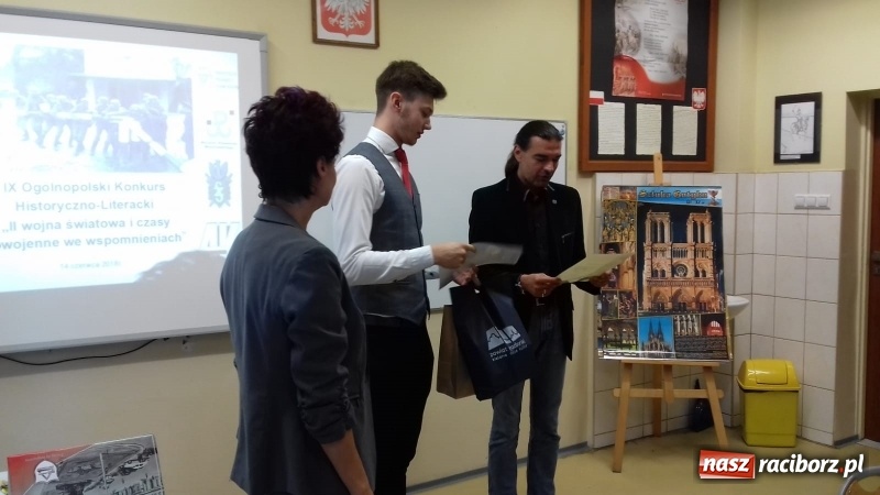 Zdjęcie w galerii na portalu naszraciborz.pl: II wojna światowa i czasy powojenne we wspomnieniach. Konkurs w SP 15  wiadomości z regionu