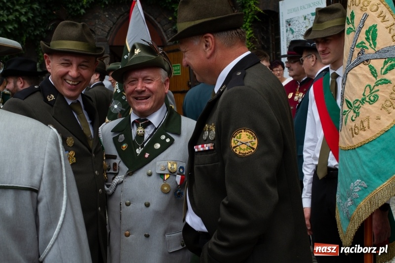 Zdjęcie w galerii na portalu naszraciborz.pl: Raciborski król kurkowy AD 2018 zasiadł na tronie i pozdrowił raciborzan  wiadomości z regionu