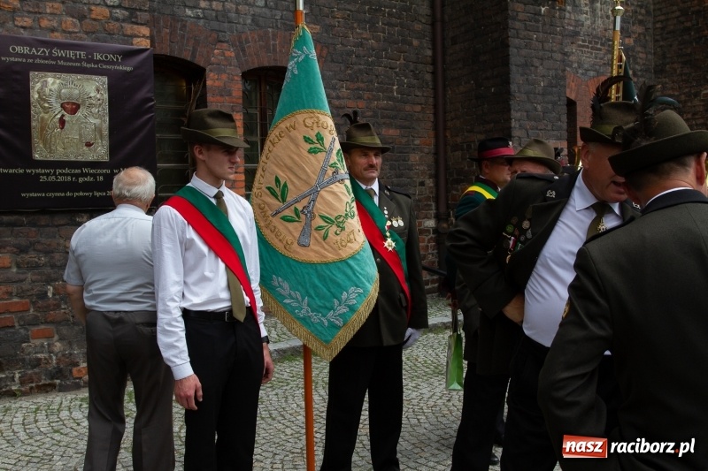 Zdjęcie w galerii na portalu naszraciborz.pl: Raciborski król kurkowy AD 2018 zasiadł na tronie i pozdrowił raciborzan  wiadomości z regionu