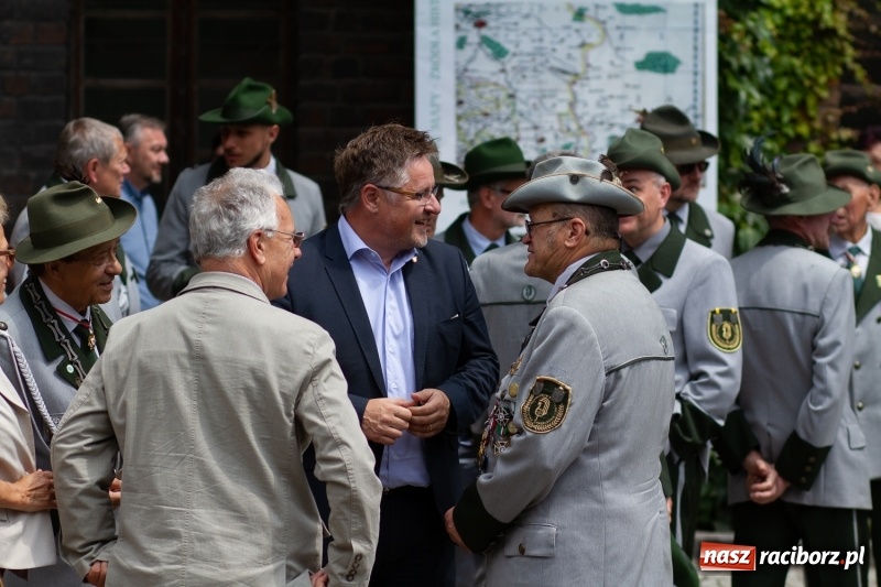 Zdjęcie w galerii na portalu naszraciborz.pl: Raciborski król kurkowy AD 2018 zasiadł na tronie i pozdrowił raciborzan  wiadomości z regionu
