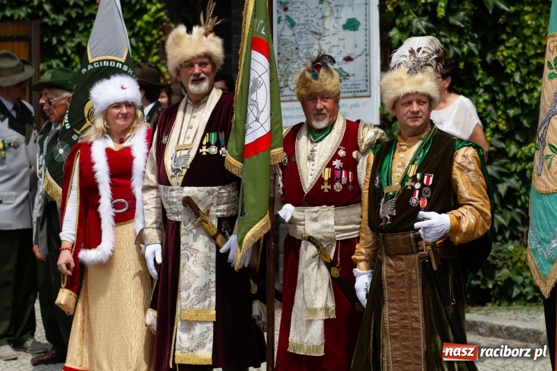 Zdjęcie w galerii na portalu naszraciborz.pl: Raciborski król kurkowy AD 2018 zasiadł na tronie i pozdrowił raciborzan  wiadomości z regionu