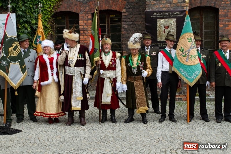 Zdjęcie w galerii na portalu naszraciborz.pl: Raciborski król kurkowy AD 2018 zasiadł na tronie i pozdrowił raciborzan  wiadomości z regionu