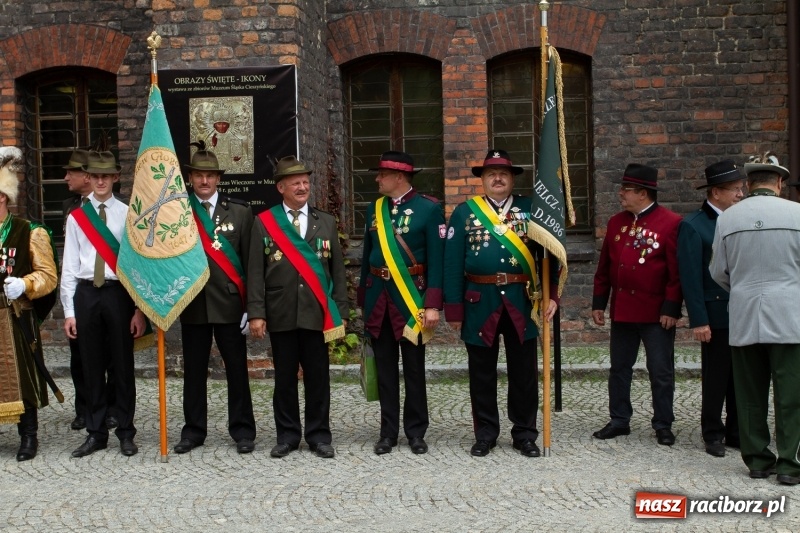 Zdjęcie w galerii na portalu naszraciborz.pl: Raciborski król kurkowy AD 2018 zasiadł na tronie i pozdrowił raciborzan  wiadomości z regionu