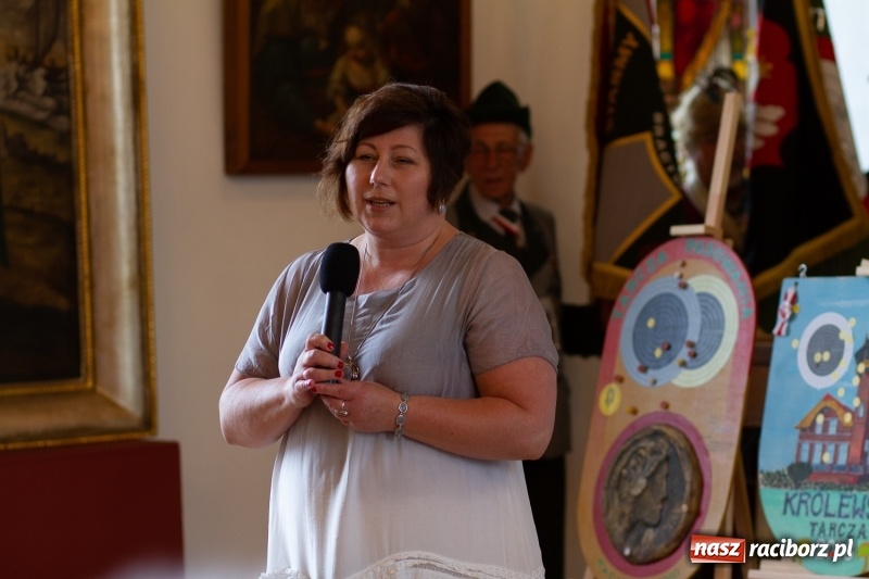 Zdjęcie w galerii na portalu naszraciborz.pl: Raciborski król kurkowy AD 2018 zasiadł na tronie i pozdrowił raciborzan  wiadomości z regionu