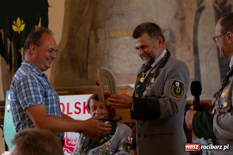 Zdjęcie w galerii na portalu naszraciborz.pl: Raciborski król kurkowy AD 2018 zasiadł na tronie i pozdrowił raciborzan  wiadomości z regionu
