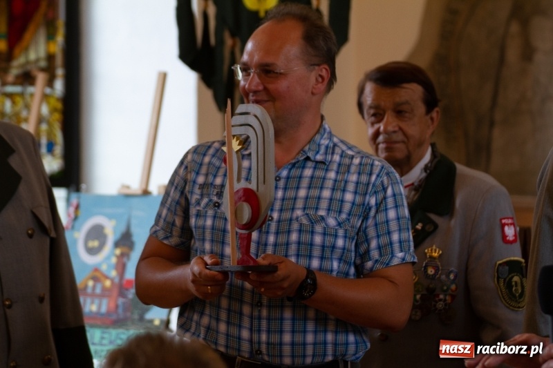 Zdjęcie w galerii na portalu naszraciborz.pl: Raciborski król kurkowy AD 2018 zasiadł na tronie i pozdrowił raciborzan  wiadomości z regionu