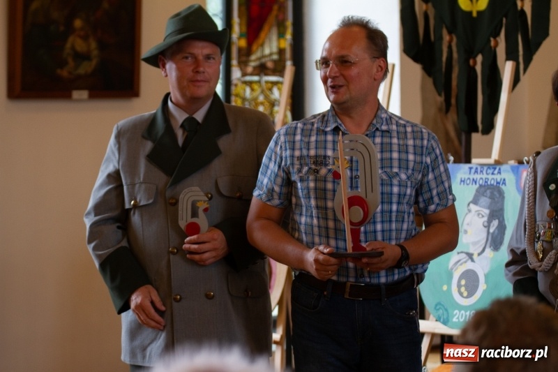 Zdjęcie w galerii na portalu naszraciborz.pl: Raciborski król kurkowy AD 2018 zasiadł na tronie i pozdrowił raciborzan  wiadomości z regionu