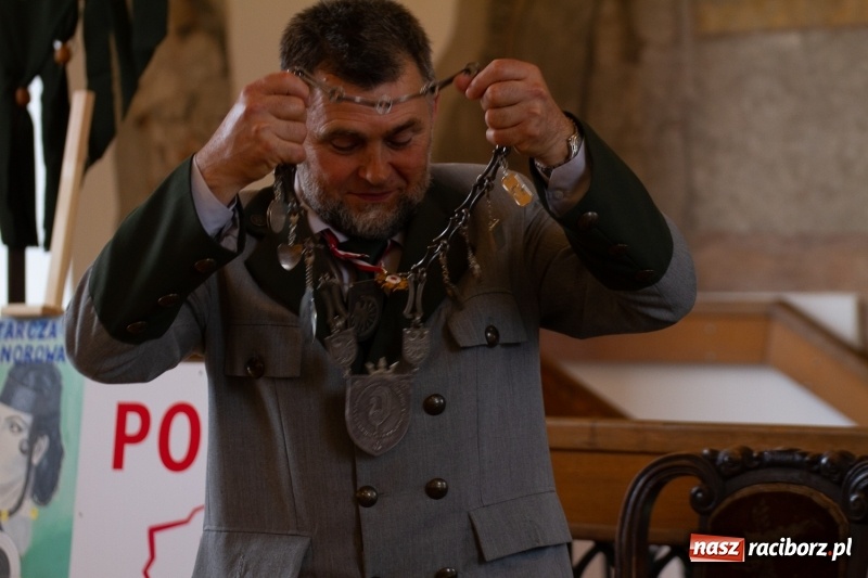 Zdjęcie w galerii na portalu naszraciborz.pl: Raciborski król kurkowy AD 2018 zasiadł na tronie i pozdrowił raciborzan  wiadomości z regionu