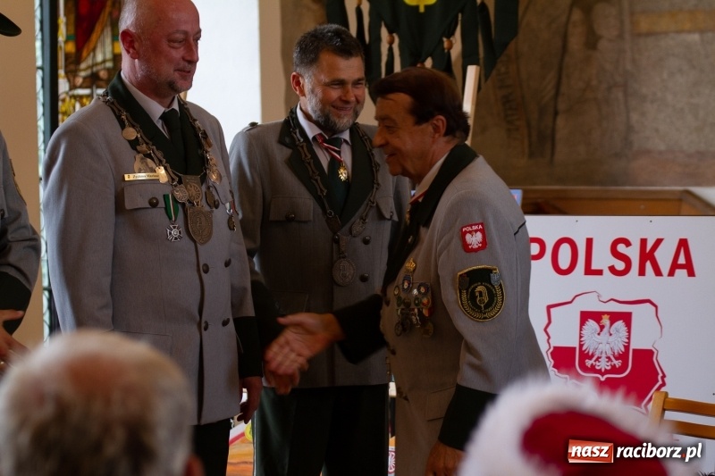 Zdjęcie w galerii na portalu naszraciborz.pl: Raciborski król kurkowy AD 2018 zasiadł na tronie i pozdrowił raciborzan  wiadomości z regionu