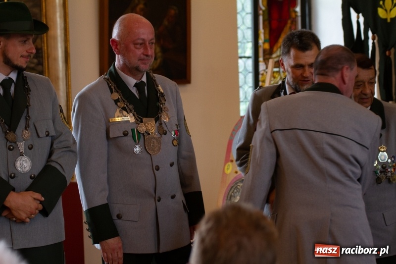 Zdjęcie w galerii na portalu naszraciborz.pl: Raciborski król kurkowy AD 2018 zasiadł na tronie i pozdrowił raciborzan  wiadomości z regionu