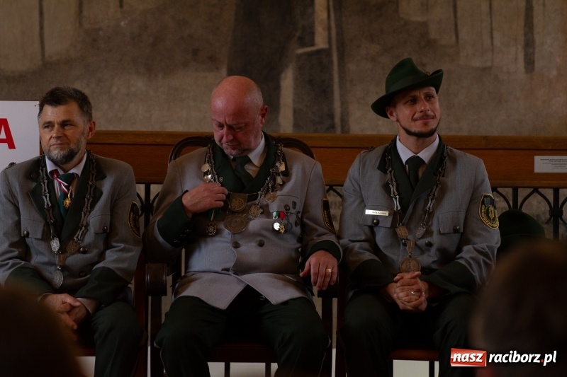 Zdjęcie w galerii na portalu naszraciborz.pl: Raciborski król kurkowy AD 2018 zasiadł na tronie i pozdrowił raciborzan  wiadomości z regionu