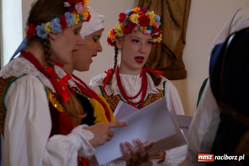 Zdjęcie w galerii na portalu naszraciborz.pl: Raciborski król kurkowy AD 2018 zasiadł na tronie i pozdrowił raciborzan  wiadomości z regionu