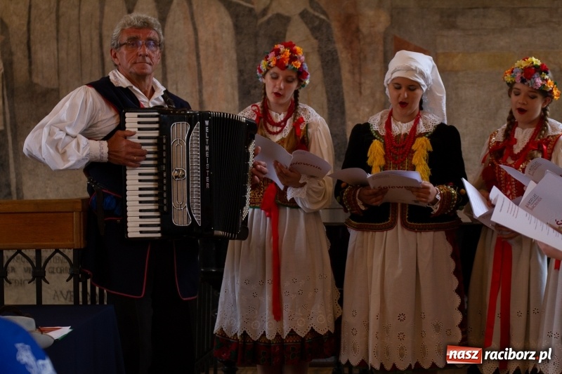 Zdjęcie w galerii na portalu naszraciborz.pl: Raciborski król kurkowy AD 2018 zasiadł na tronie i pozdrowił raciborzan  wiadomości z regionu