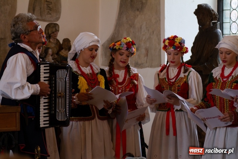 Zdjęcie w galerii na portalu naszraciborz.pl: Raciborski król kurkowy AD 2018 zasiadł na tronie i pozdrowił raciborzan  wiadomości z regionu