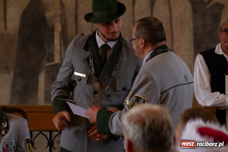 Zdjęcie w galerii na portalu naszraciborz.pl: Raciborski król kurkowy AD 2018 zasiadł na tronie i pozdrowił raciborzan  wiadomości z regionu