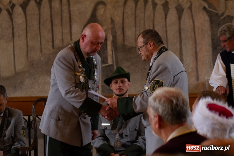 Zdjęcie w galerii na portalu naszraciborz.pl: Raciborski król kurkowy AD 2018 zasiadł na tronie i pozdrowił raciborzan  wiadomości z regionu