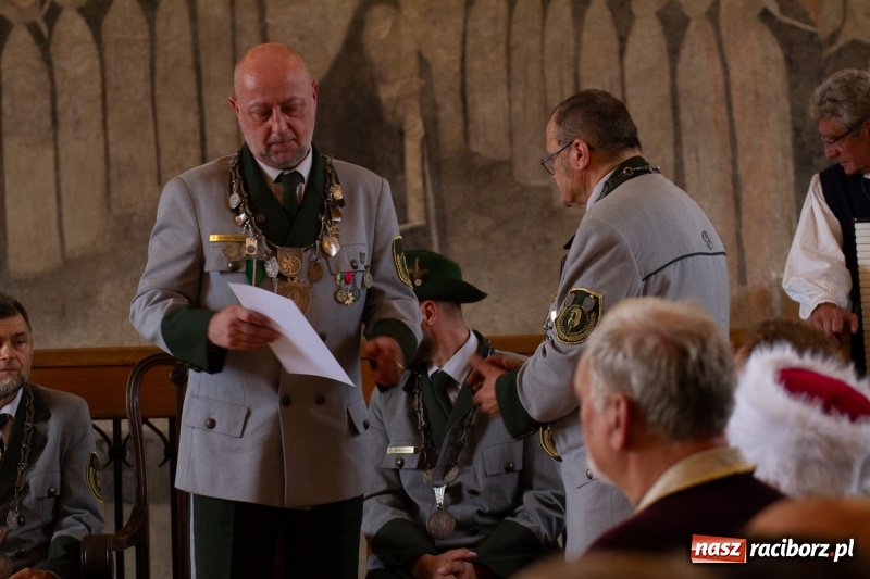 Zdjęcie w galerii na portalu naszraciborz.pl: Raciborski król kurkowy AD 2018 zasiadł na tronie i pozdrowił raciborzan  wiadomości z regionu