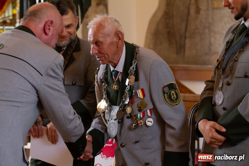 Zdjęcie w galerii na portalu naszraciborz.pl: Raciborski król kurkowy AD 2018 zasiadł na tronie i pozdrowił raciborzan  wiadomości z regionu