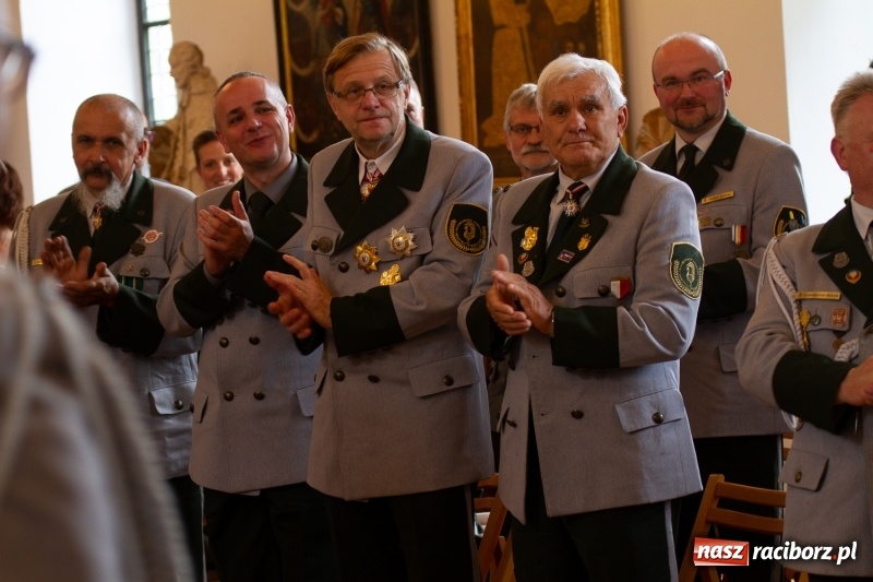 Zdjęcie w galerii na portalu naszraciborz.pl: Raciborski król kurkowy AD 2018 zasiadł na tronie i pozdrowił raciborzan  wiadomości z regionu